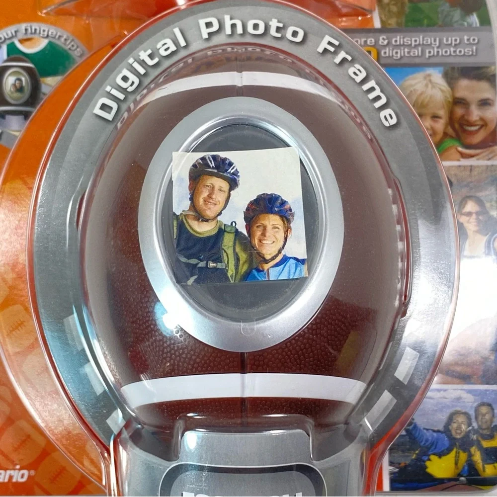 Vu-Me Photo Ball Football Digital Photo Frame 70 Photo Storage Nee Software USB